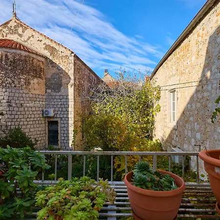 Stone Whisper 2 Apartment *