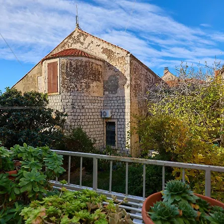 Apartment Stone Whisper 2 *