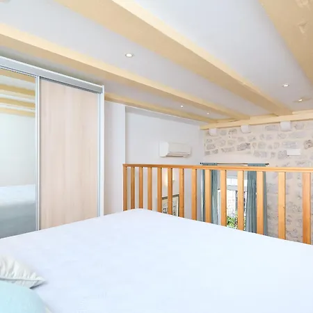 Stone Whisper 2 Apartment *